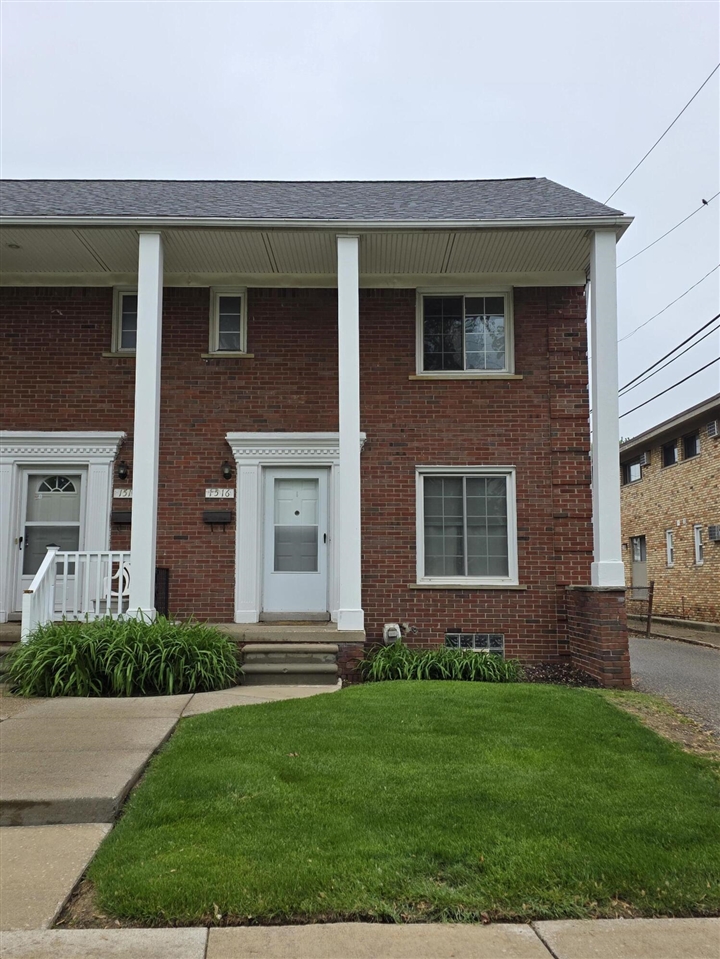 1516 W Webster Road Property Photo 1
