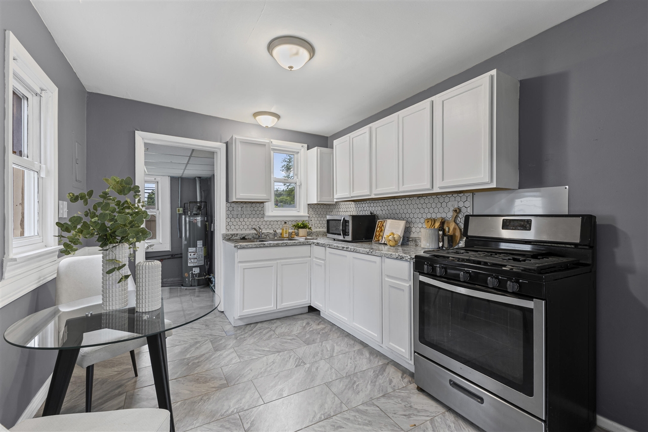 24339 Eton Avenue Property Photo 6