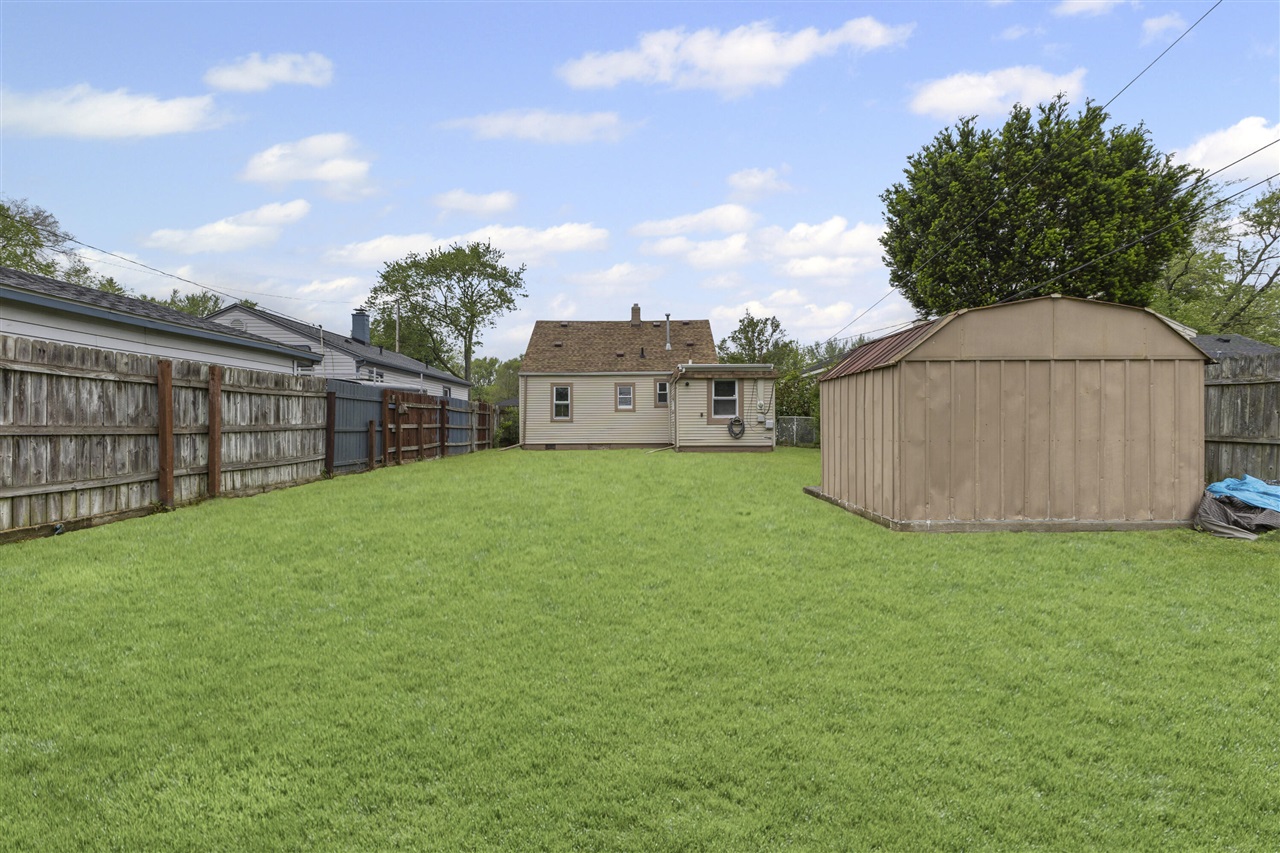 24339 Eton Avenue Property Photo 12