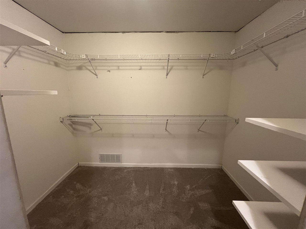 2107 Jackson Avenue Property Photo 6