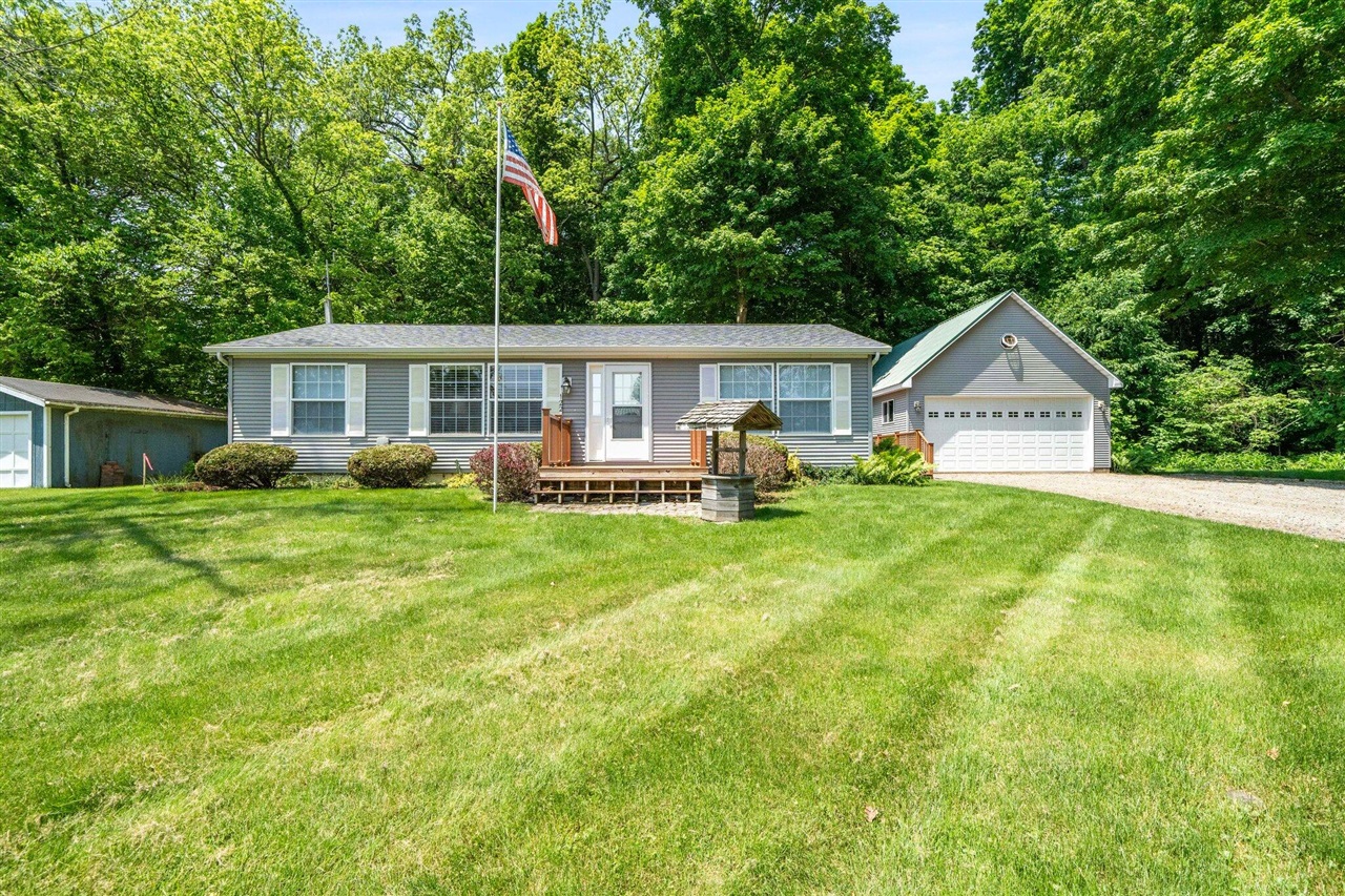 61738 Lake View Drive Property Photo 1