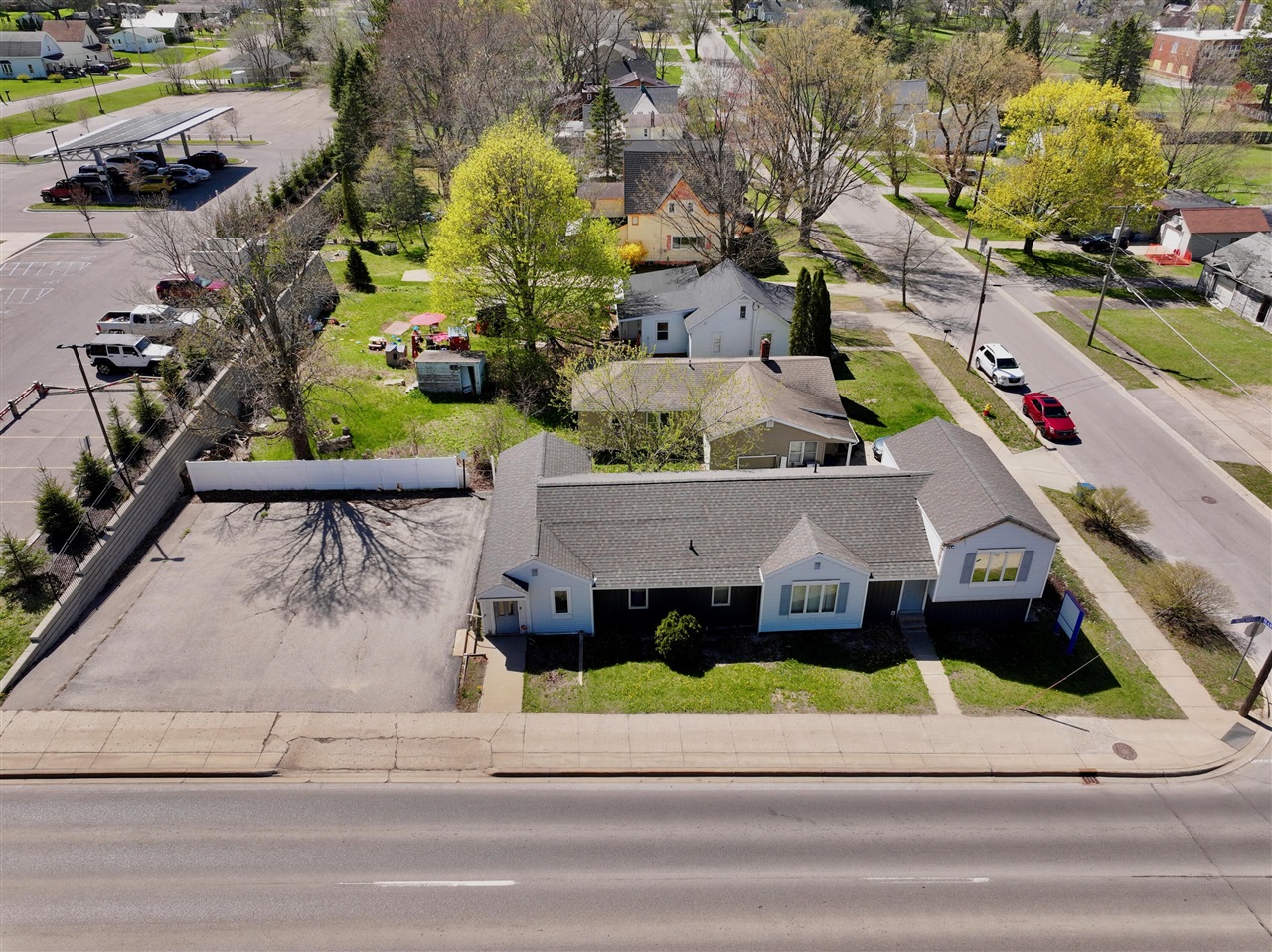 1200 S Mitchell Street Property Photo 2