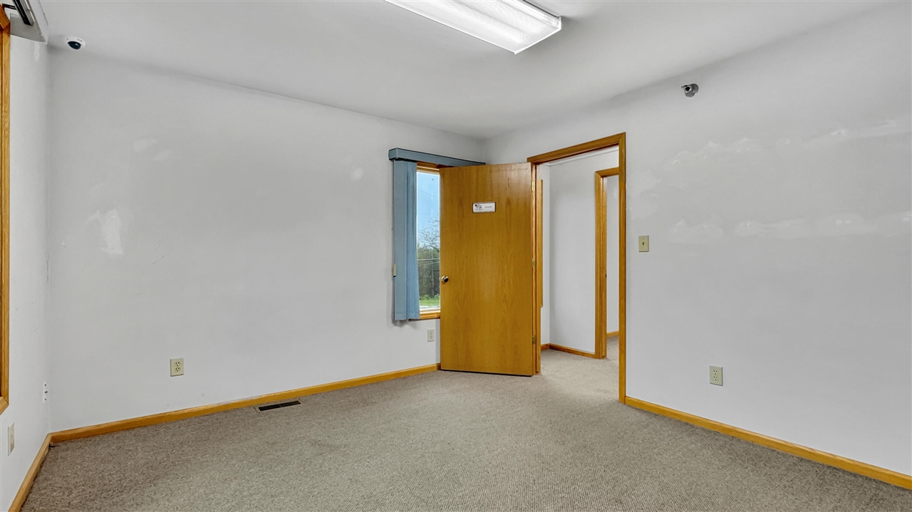 1200 S Mitchell Street Property Photo 9