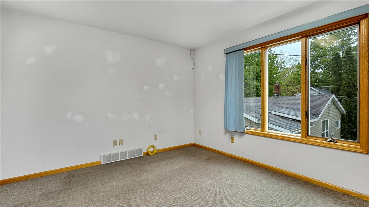 1200 S Mitchell Street Property Photo 12