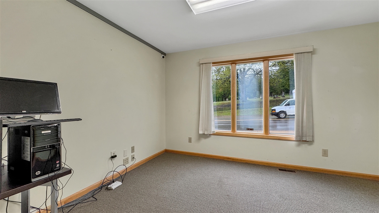 1200 S Mitchell Street Property Photo 14