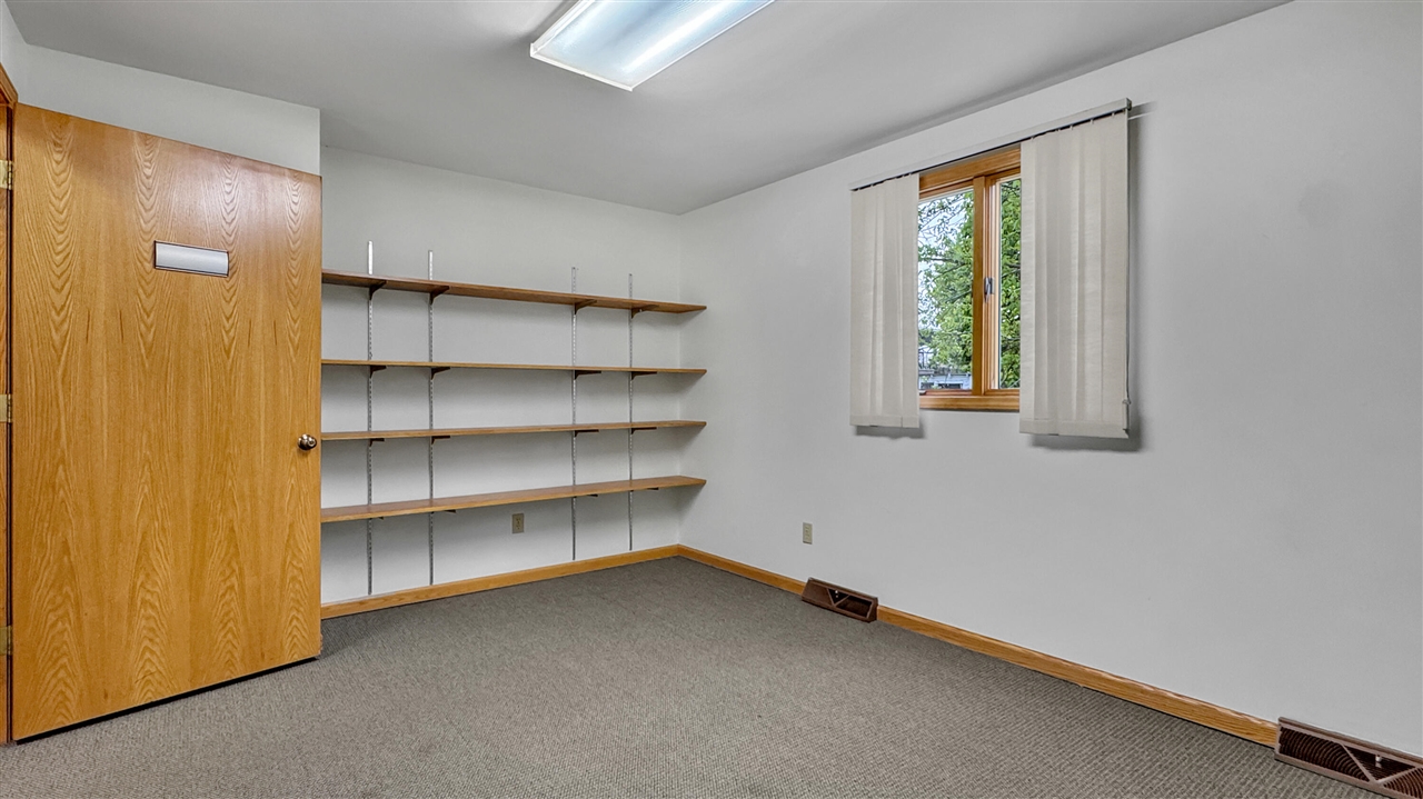 1200 S Mitchell Street Property Photo 23