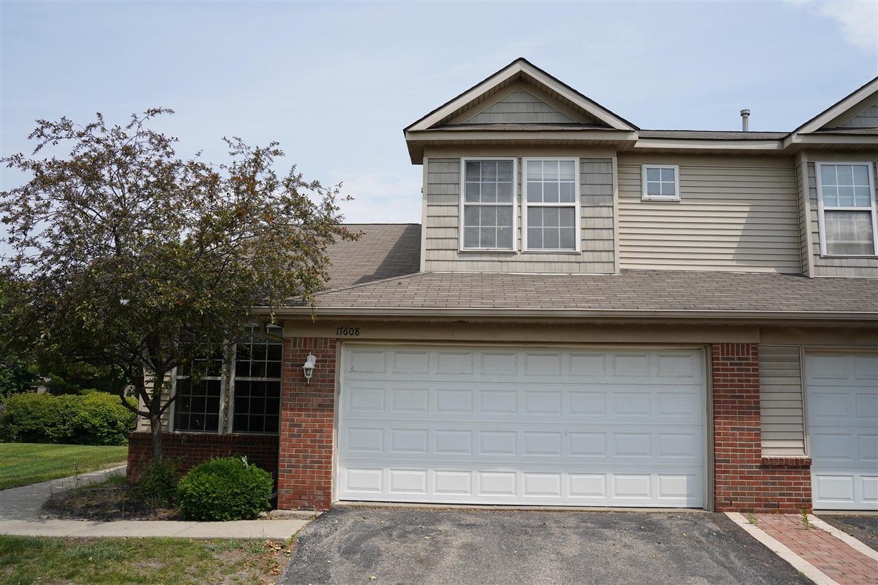 17608 Gateway Circle Property Photo 1