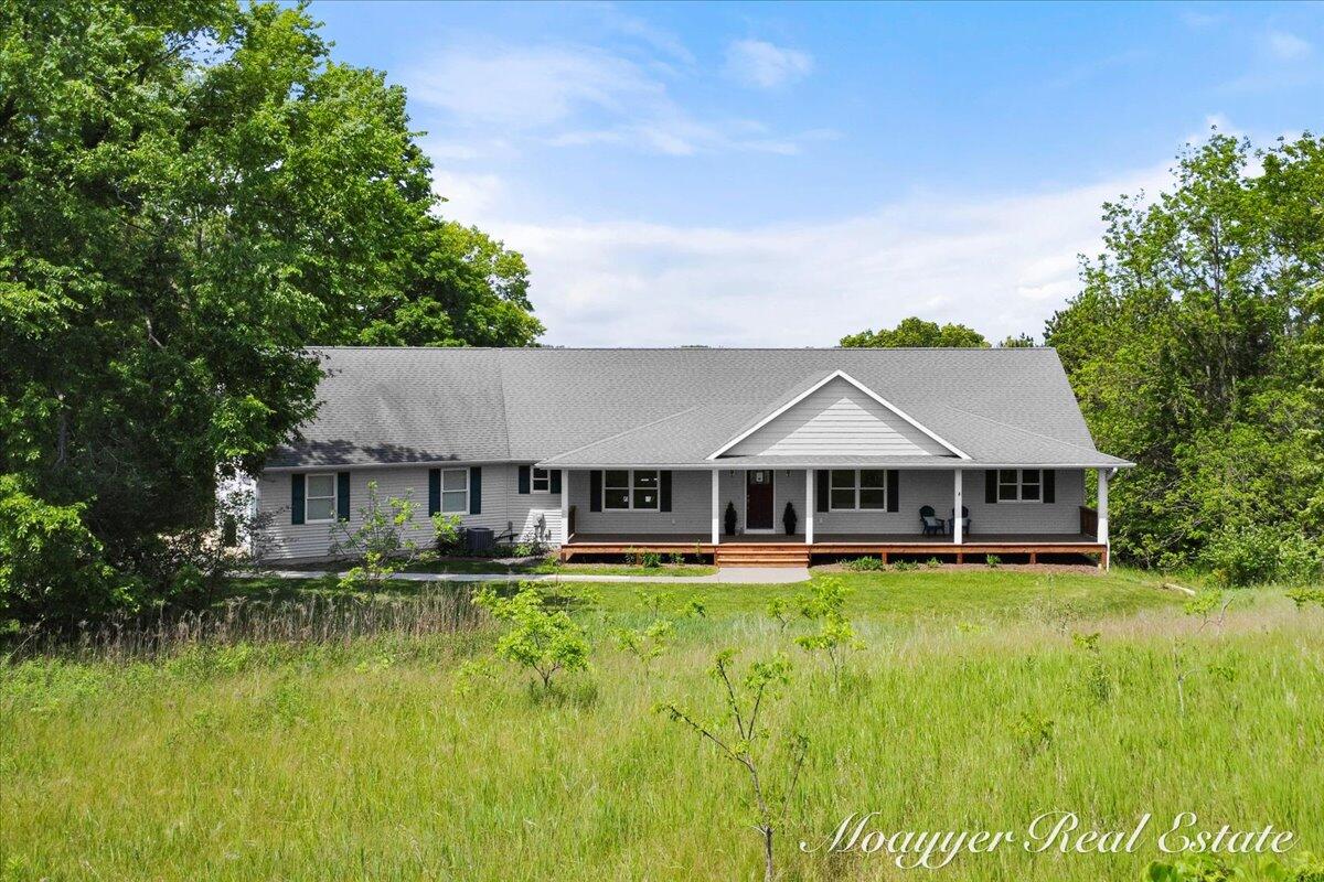 10245 Lincoln Lake Road Property Photo 1