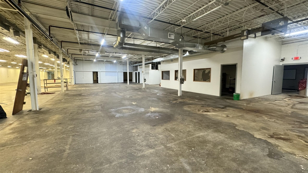 2429 N Burdick Street Property Photo 4