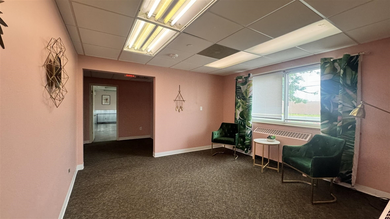 2429 N Burdick Street Property Photo 8