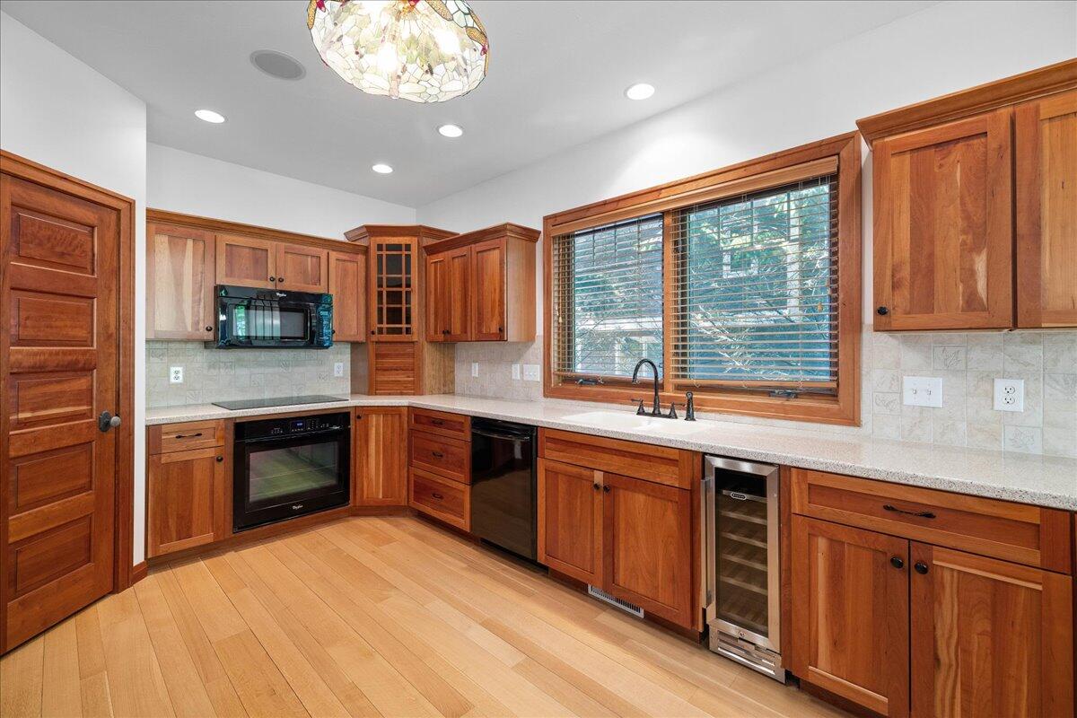 4679 Forest Ridge Drive Property Photo 6
