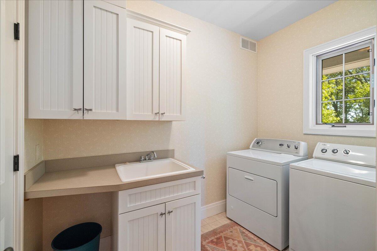 4679 Forest Ridge Drive Property Photo 18