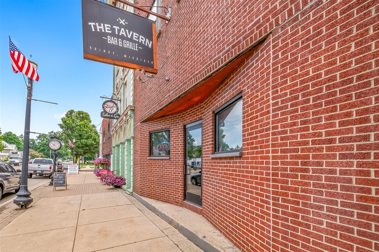 15 E Chicago Street Property Photo 1