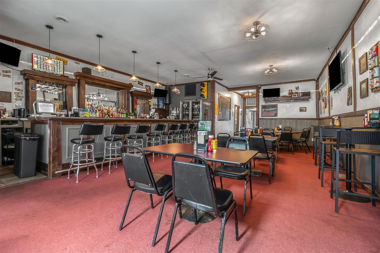 15 E Chicago Street Property Photo 8