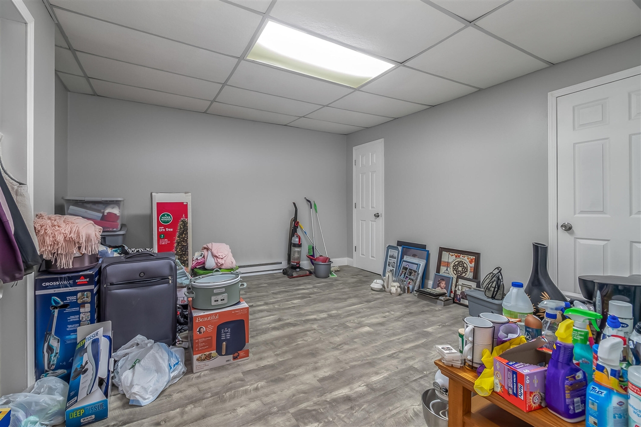 15 E Chicago Street Property Photo 31