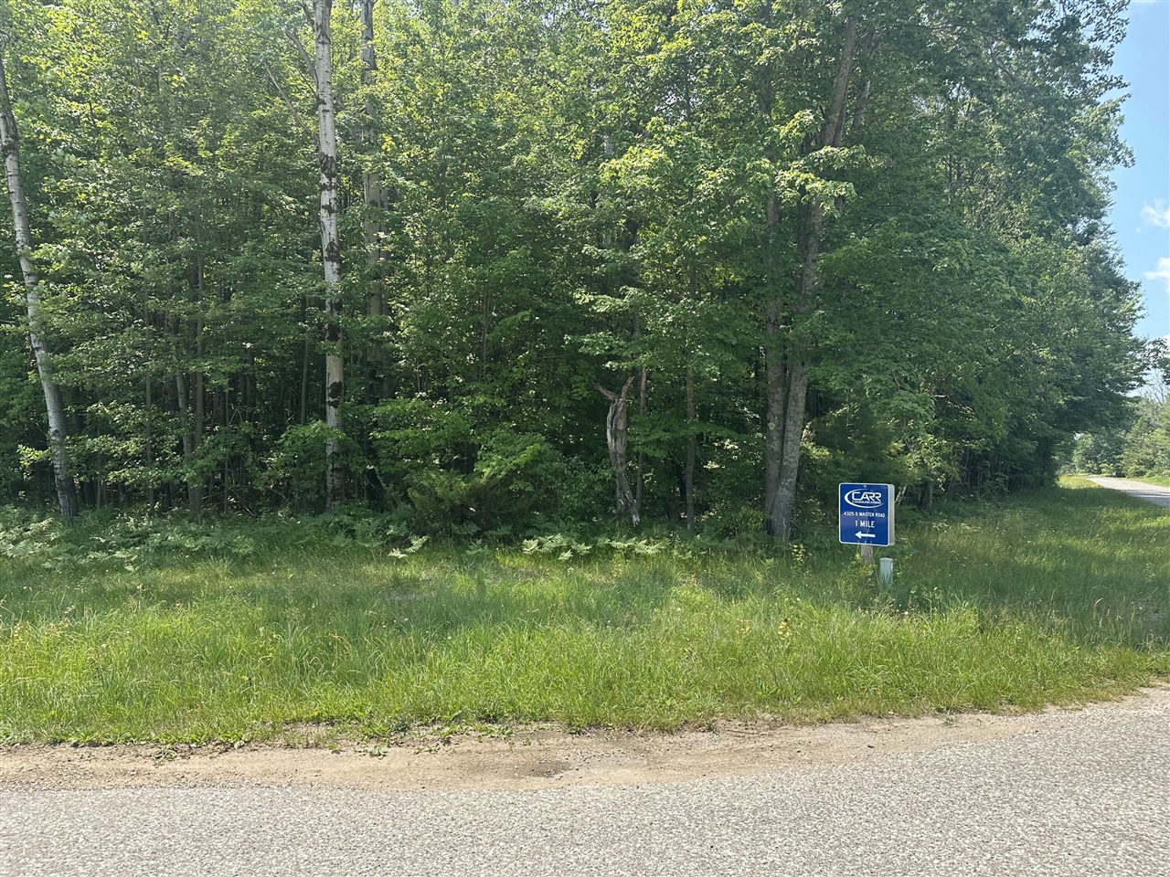 8747 E Kinney Road Property Photo 2
