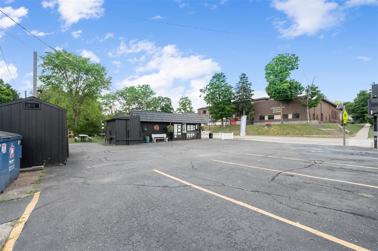 250 N State Street Property Photo 5