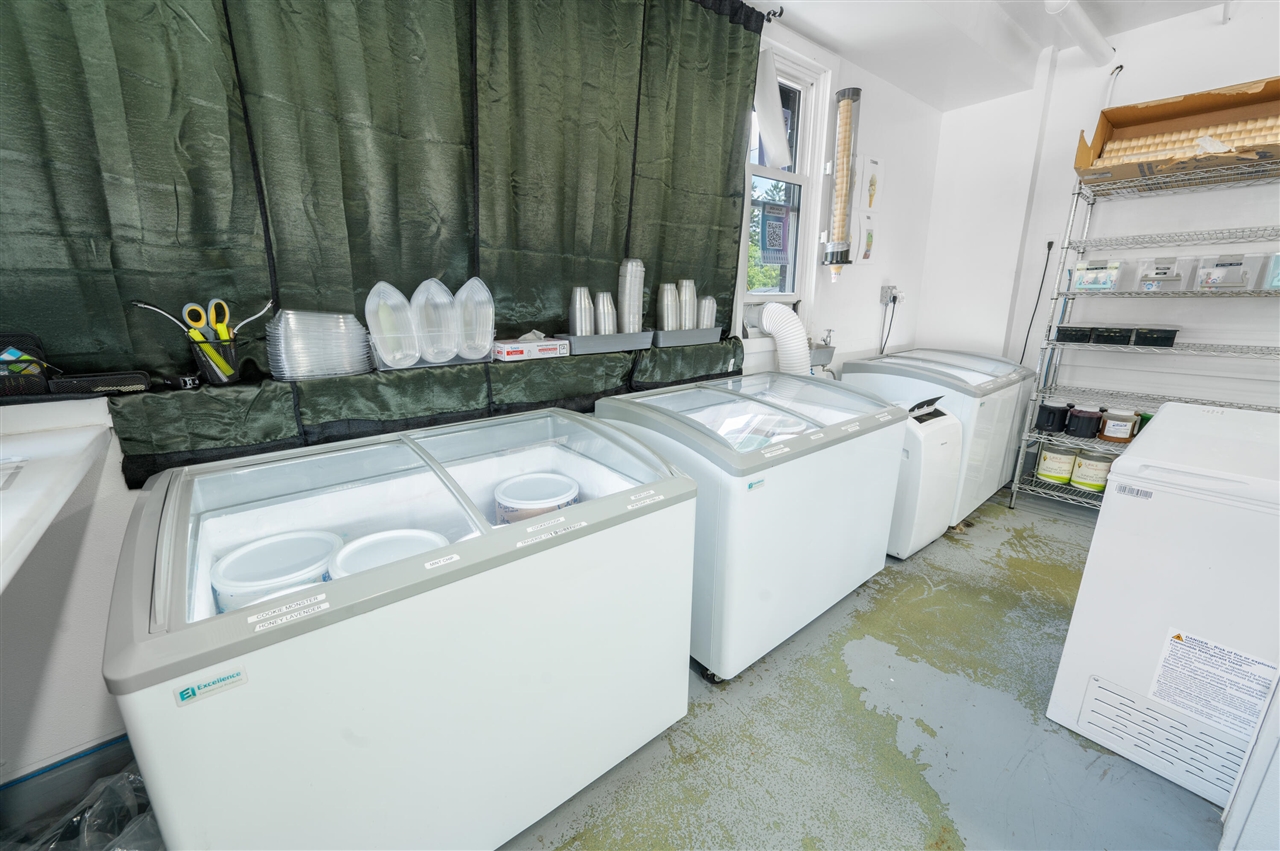 250 N State Street Property Photo 15