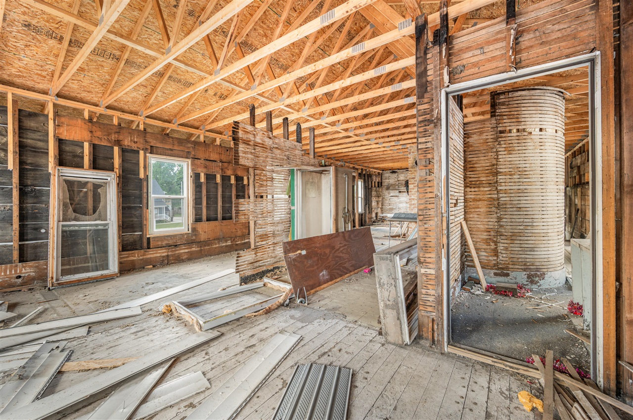 603 N State St Property Photo 8