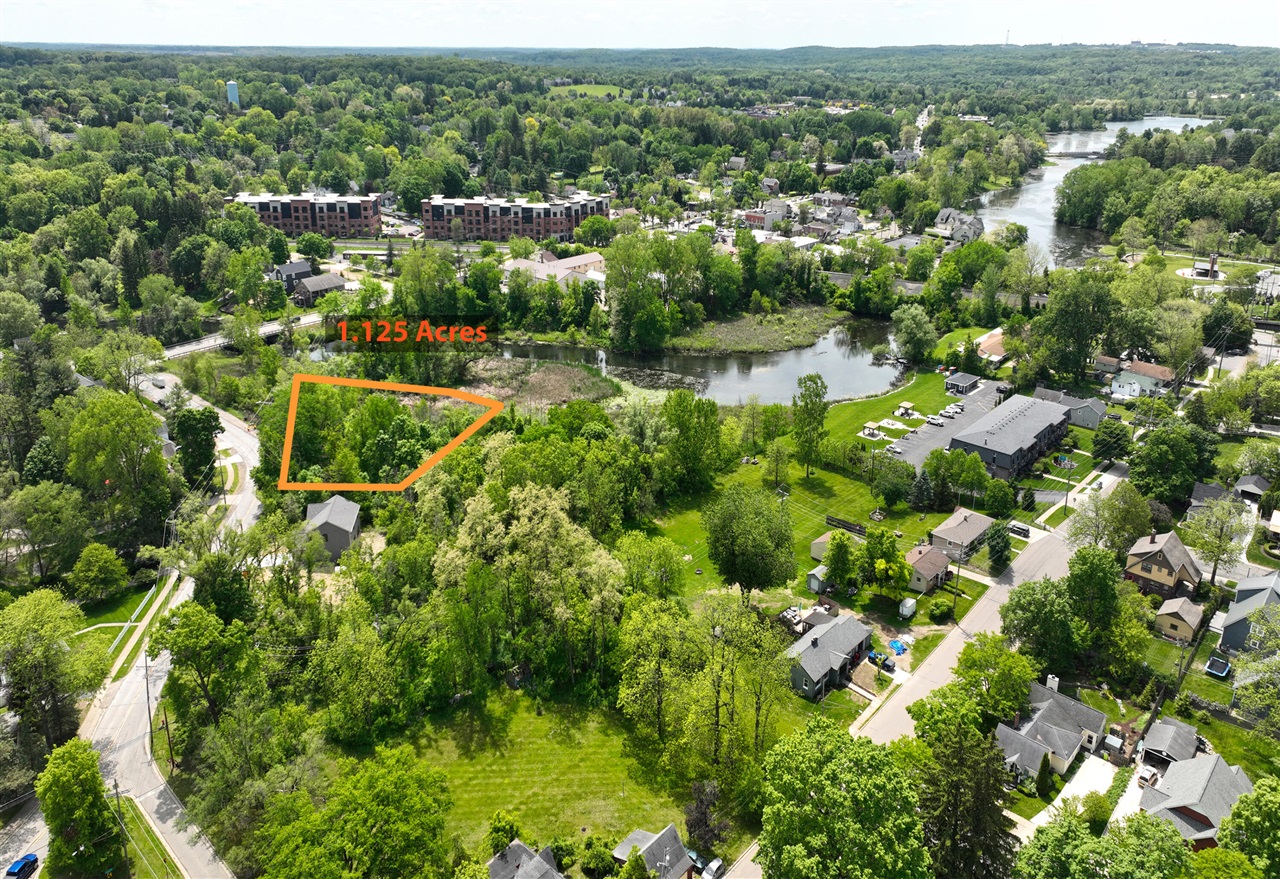 144 River Drive Property Photo 2