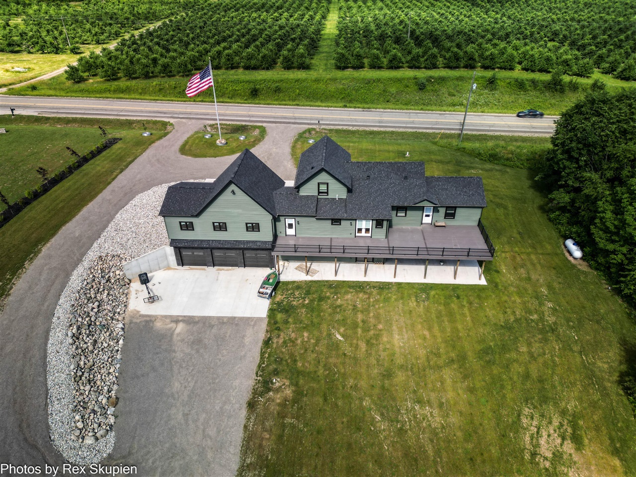 17090 Kenowa Avenue Property Photo 1
