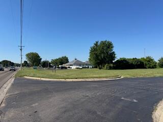 2508 Pipestone Road Property Photo 6