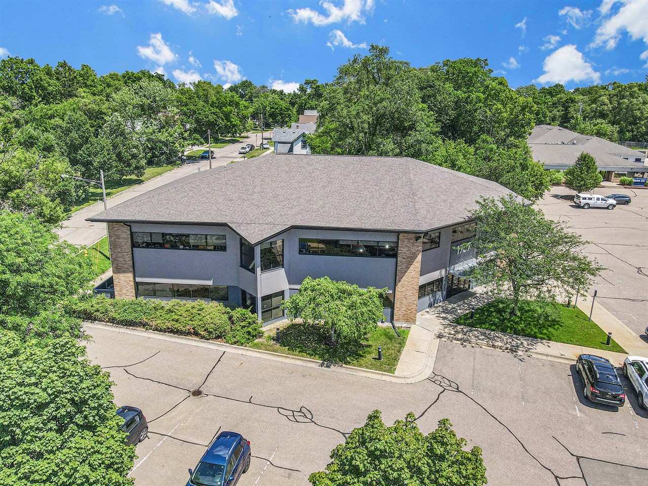 1707 S Park Street Property Photo 4