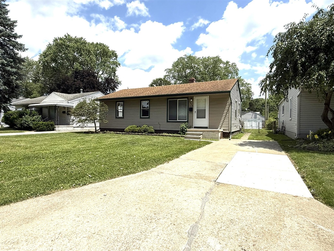5873 Merrick Street Property Photo 2