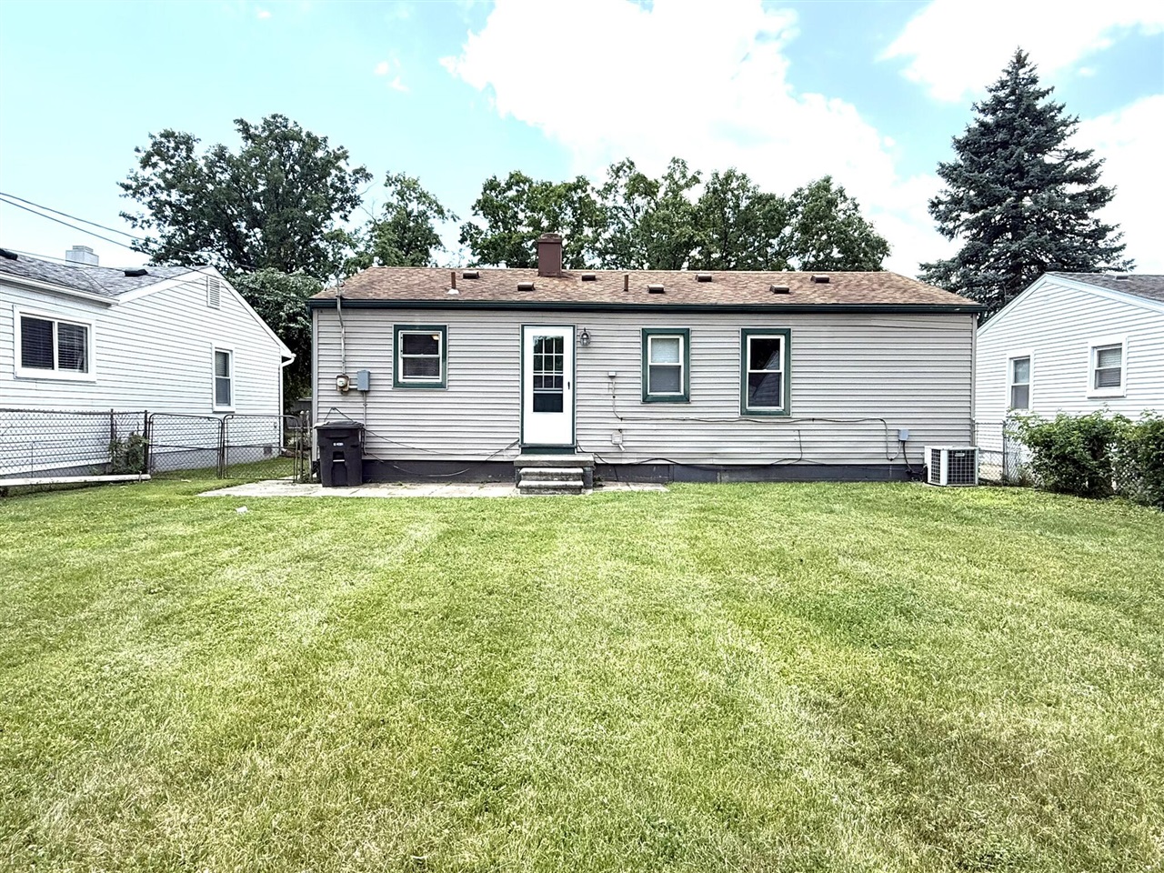 5873 Merrick Street Property Photo 3