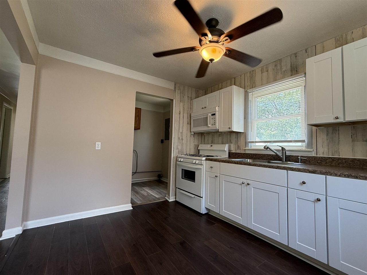 5873 Merrick Street Property Photo 11