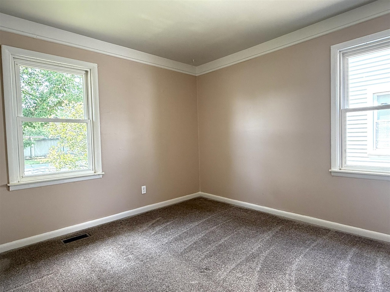 5873 Merrick Street Property Photo 15