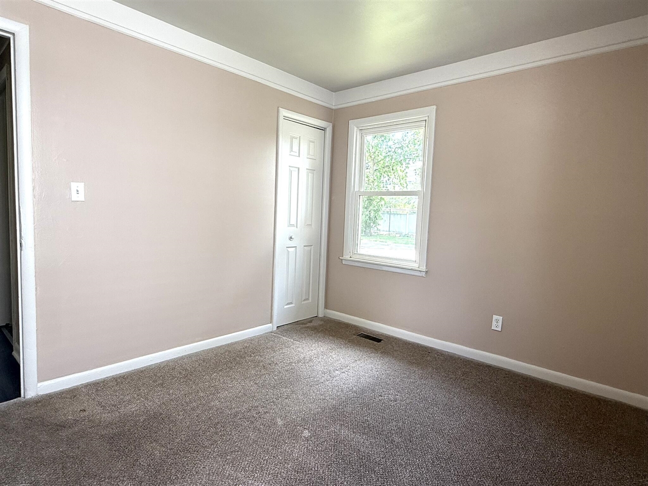 5873 Merrick Street Property Photo 16
