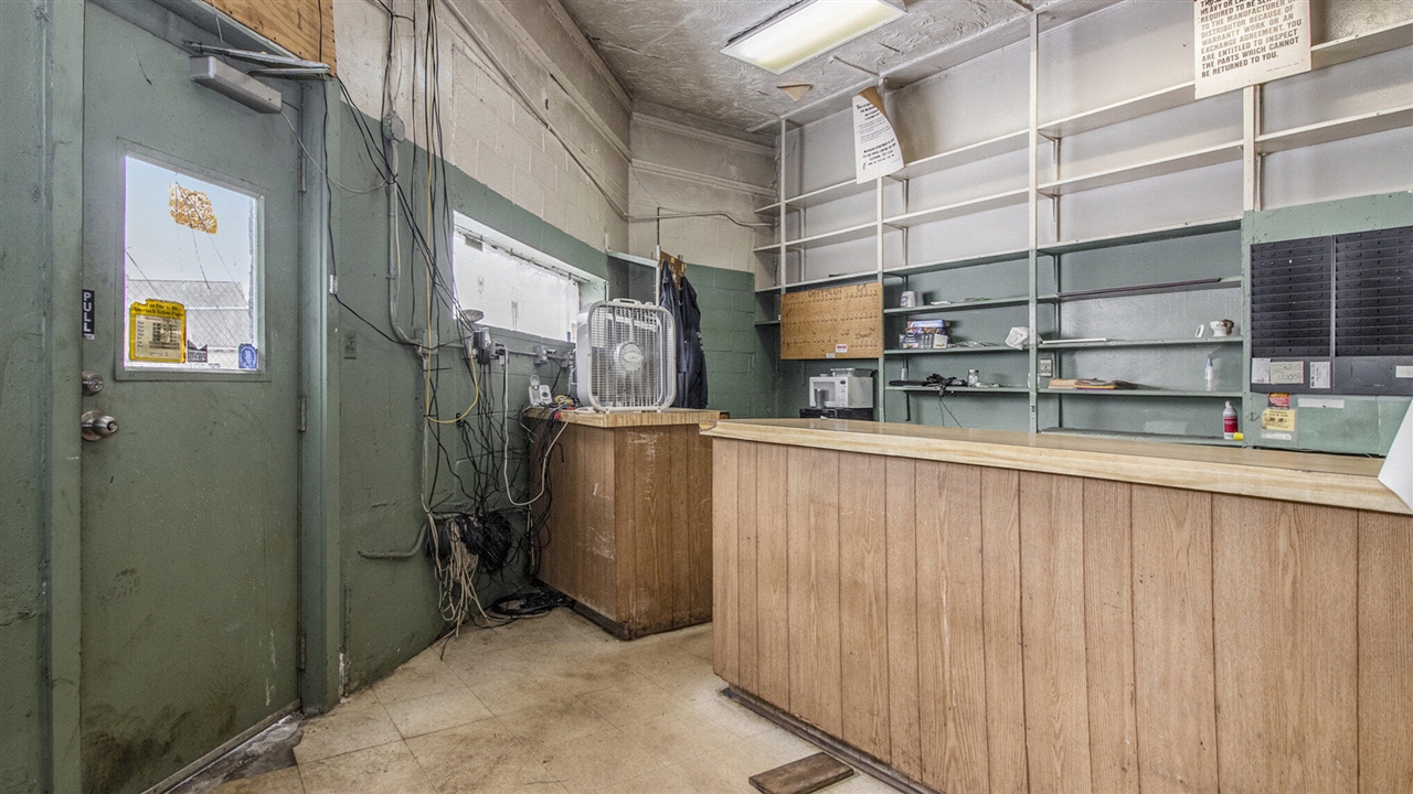 11920 W Grand River Avenue Property Photo 6