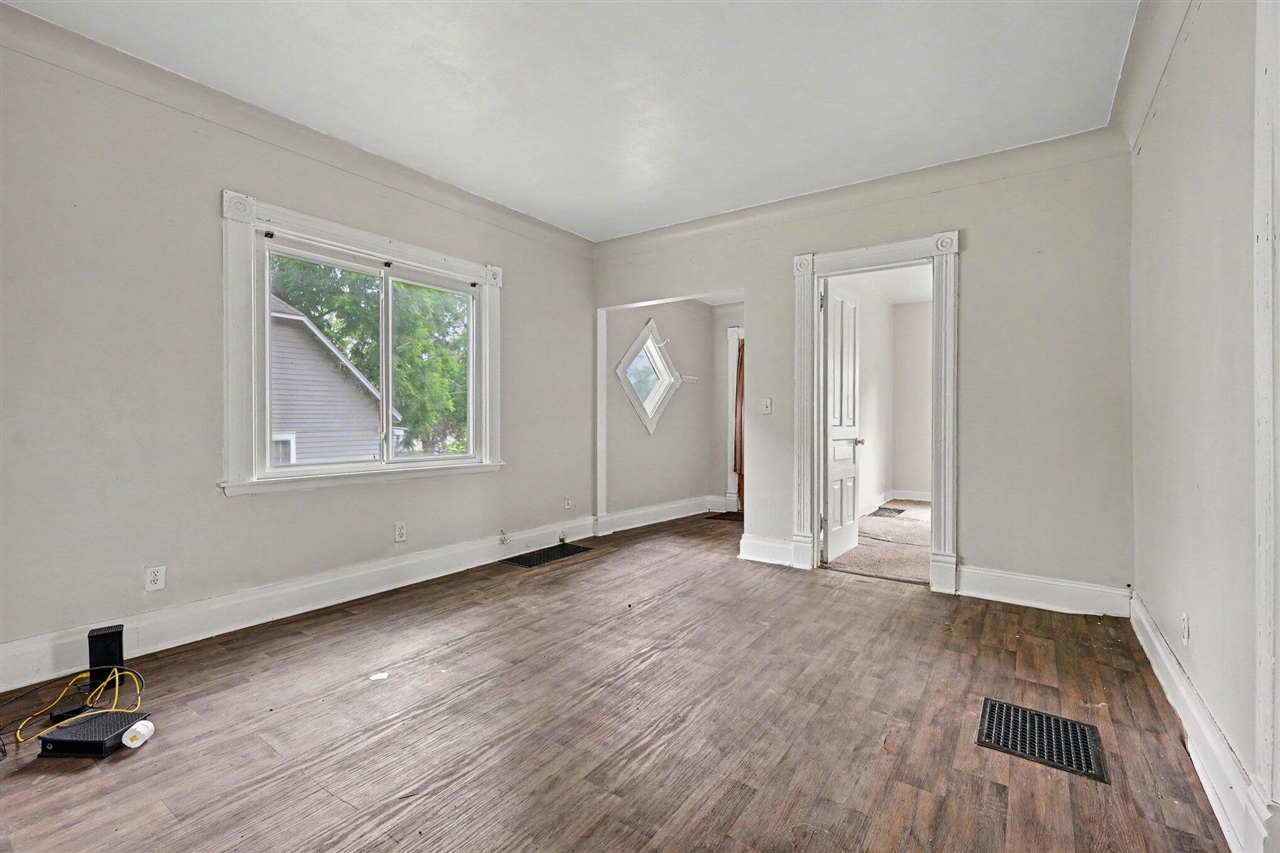 1110 Hotop Avenue Property Photo 3
