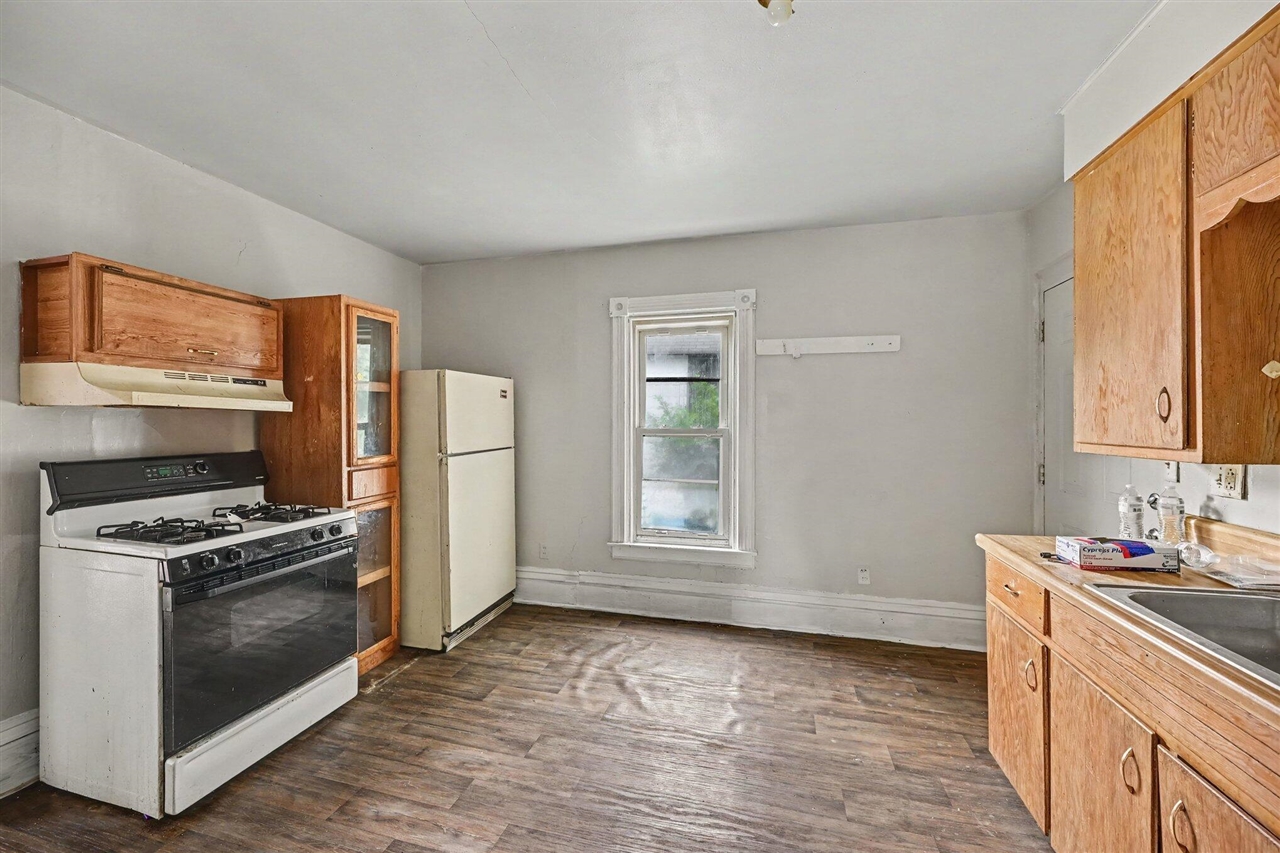 1110 Hotop Avenue Property Photo 5