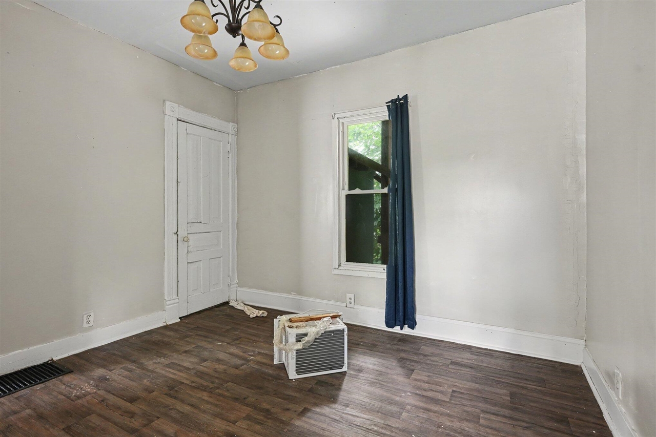 1110 Hotop Avenue Property Photo 8
