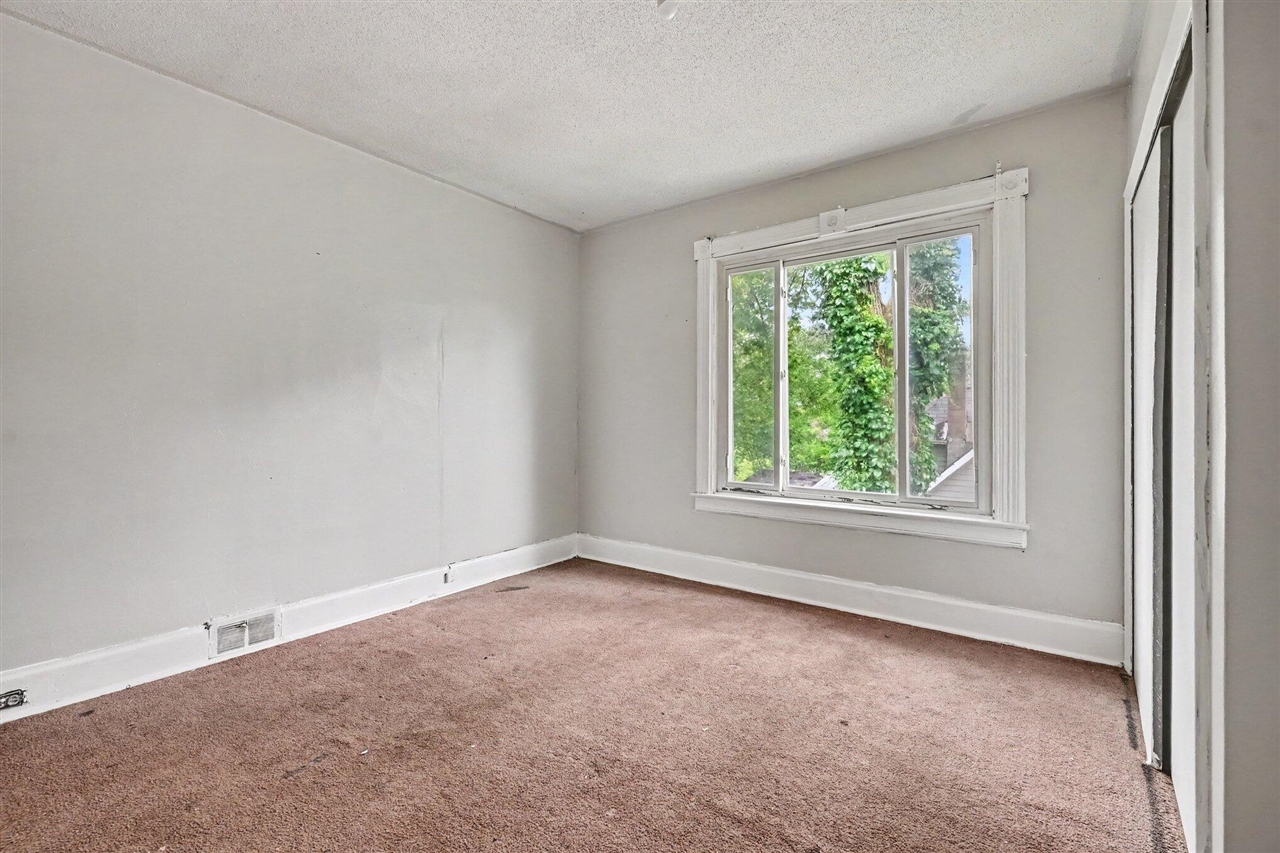 1110 Hotop Avenue Property Photo 12