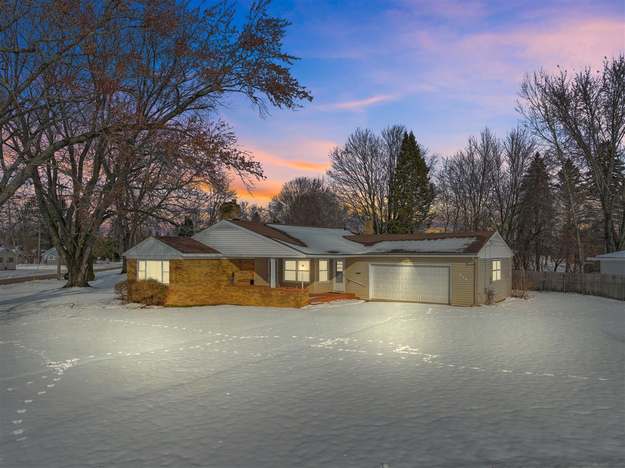 616 Lakeshore Drive Property Photo 1