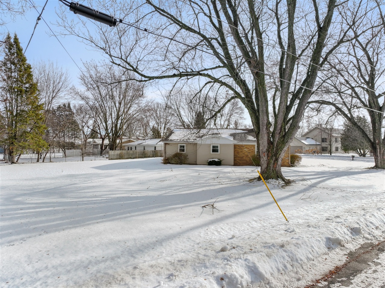 616 Lakeshore Drive Property Photo 7