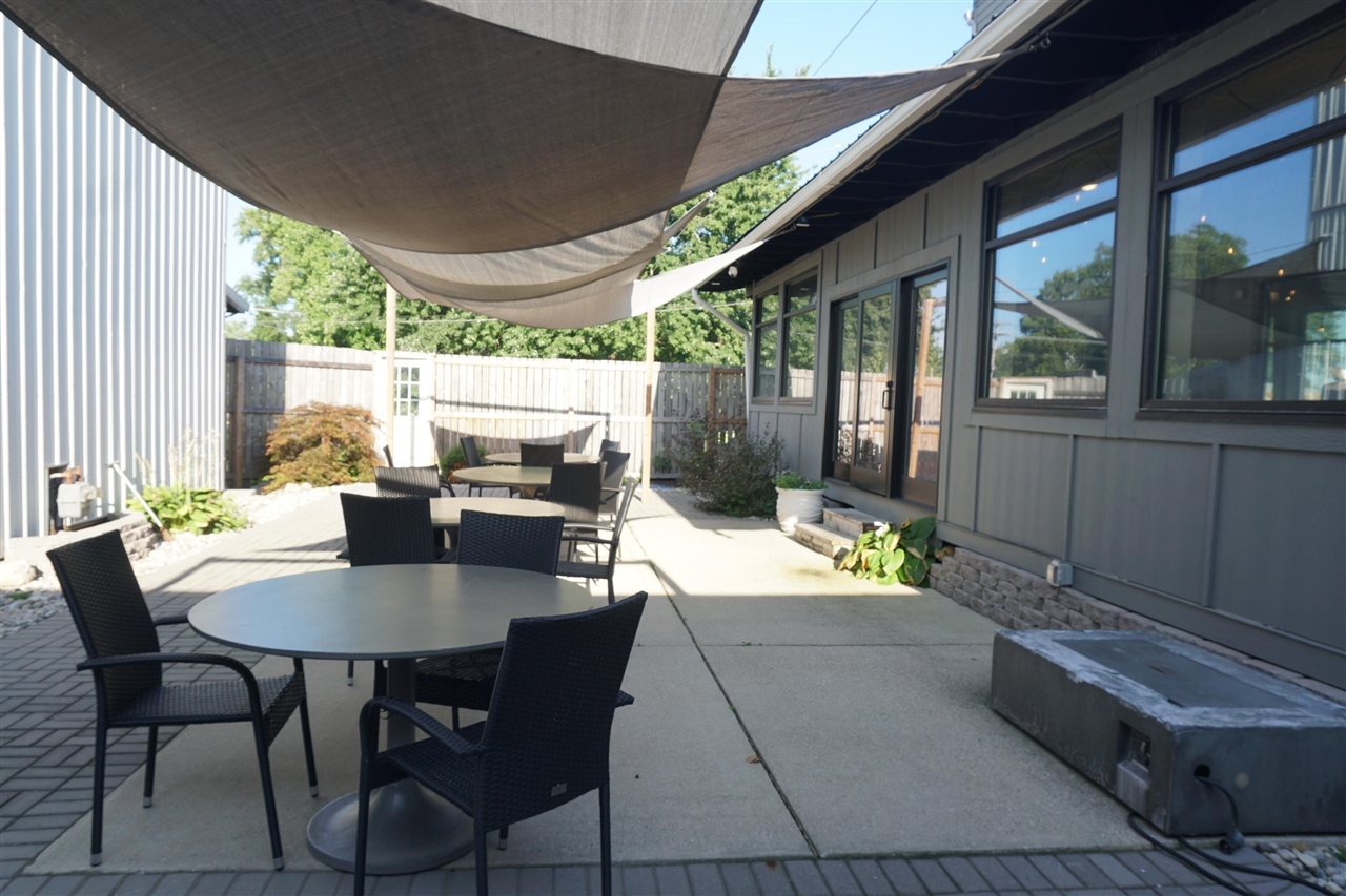 6064 Linfield Avenue Property Photo 9