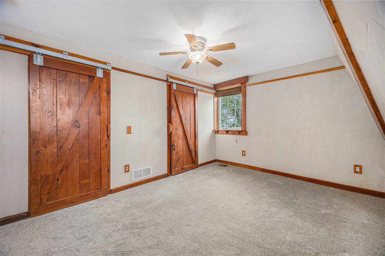 721 E Bridge Street Property Photo 5