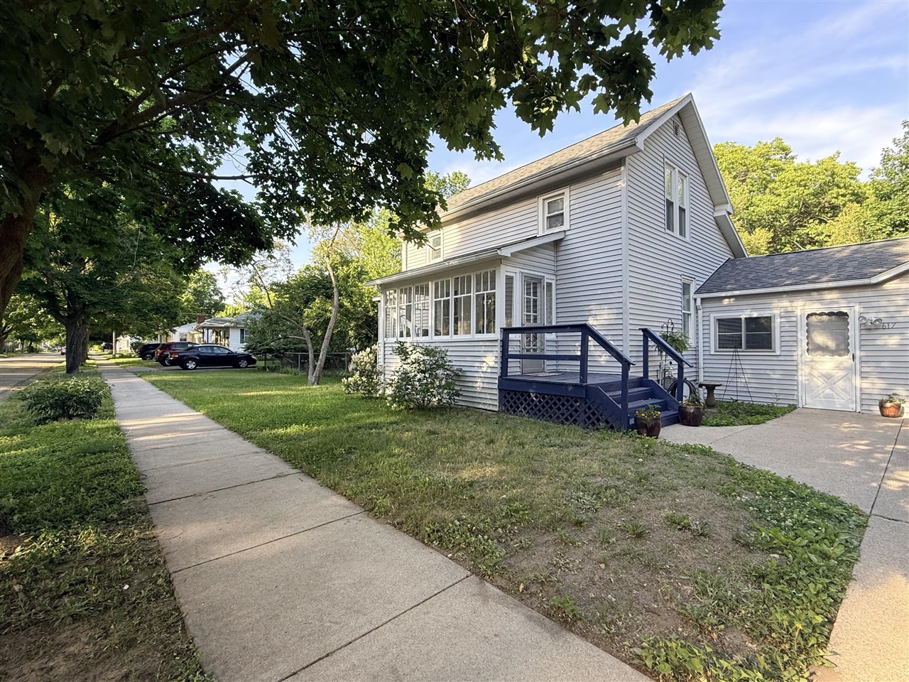 617 S Lansing Street Property Photo 1