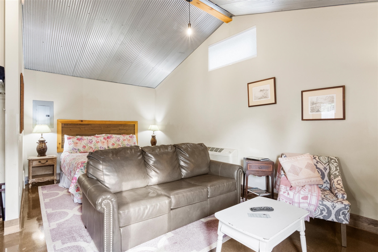 4871 Us Highway 31 Property Photo 25