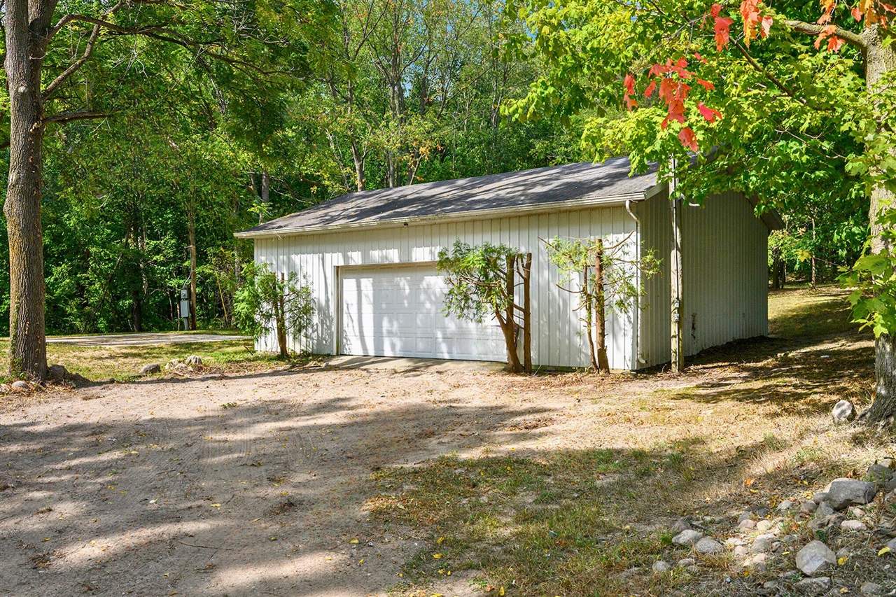 58480 Kirk Lake Road Property Photo 17