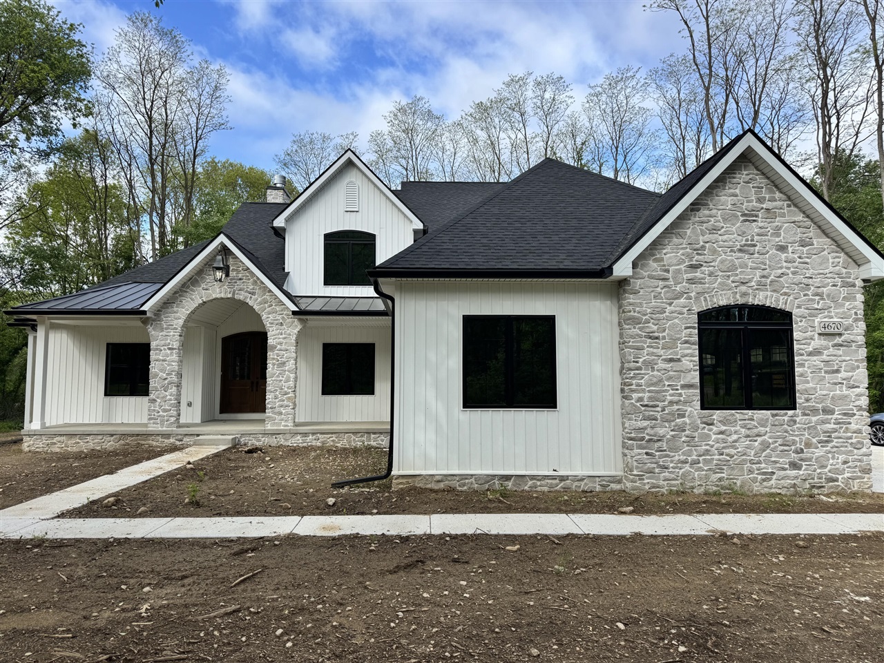 9935 White Tail Drive Property Photo 1