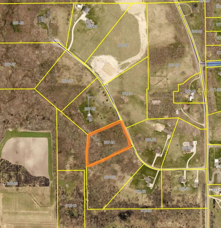 V/l Springhill Drive Property Photo 6