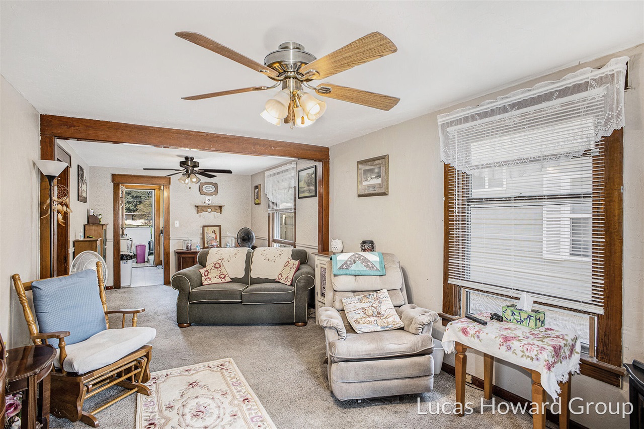 712 Lenore Avenue Property Photo 2