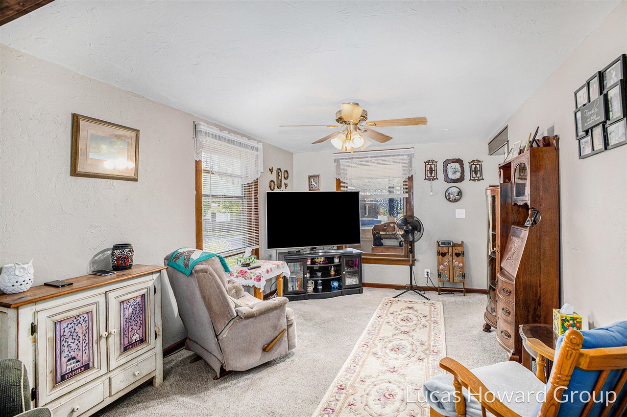 712 Lenore Avenue Property Photo 3