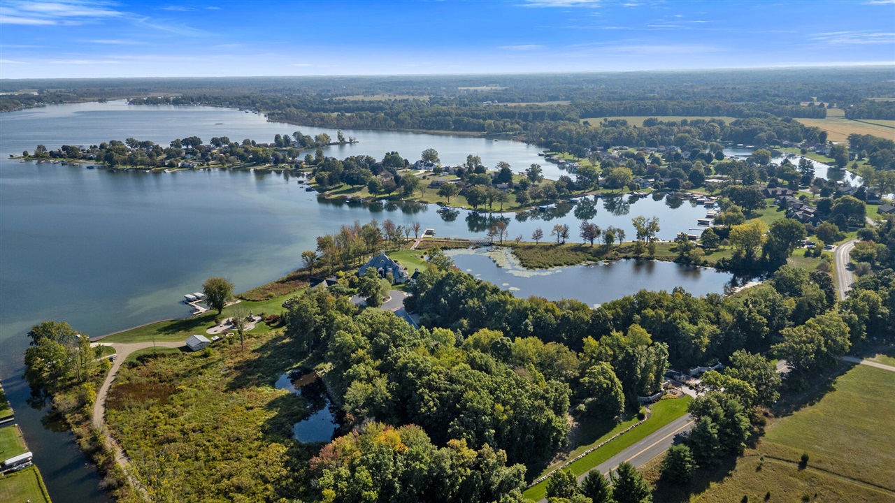 12260 Crowne Pointe Drive Property Photo 4