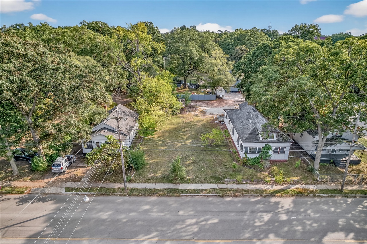 307 E Sherman Boulevard Property Photo 2